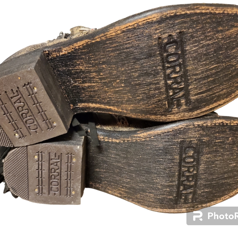 Corral boots